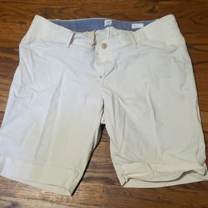 Gap white shorts